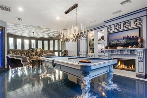 Dr. Phil's Bizarre Beverly Hills Home Is Freaking Us .